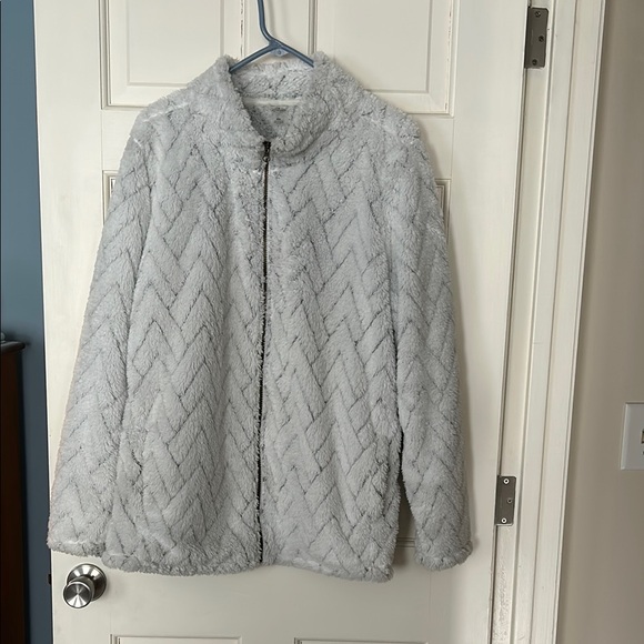 St. John's Bay Jackets & Blazers - St. John's Bay XXL White Teddy Jacket with Quilted Design